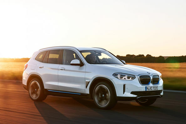 Test elektrického crossoveru BMW iX3