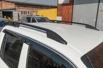 Volkswagen Amarok 2010–2022 Strešné lyžiny OmsaLine Sport (2 ks, čierne) fotografia 1