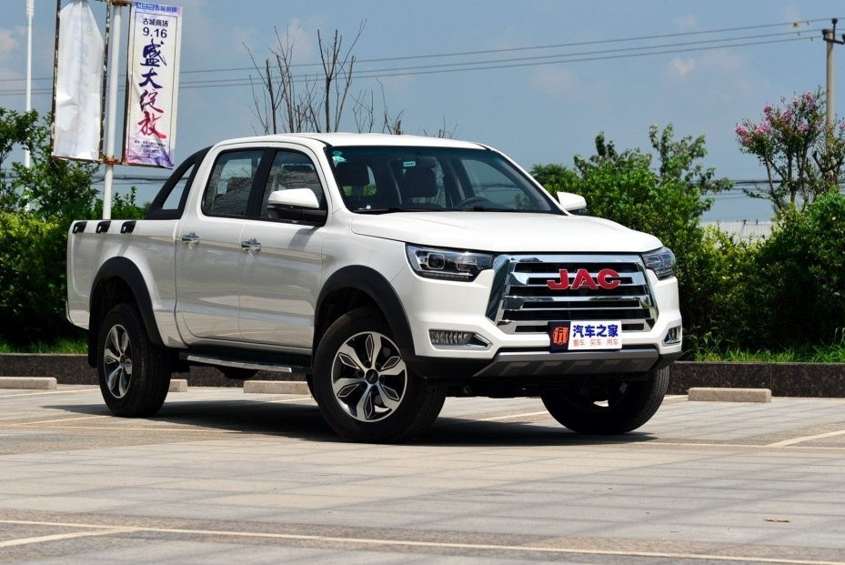Test rámového pick-upu s pohonom 4x4 JAC T8