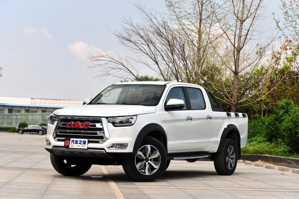 Test rámového pick-upu s pohonom 4x4 JAC T8