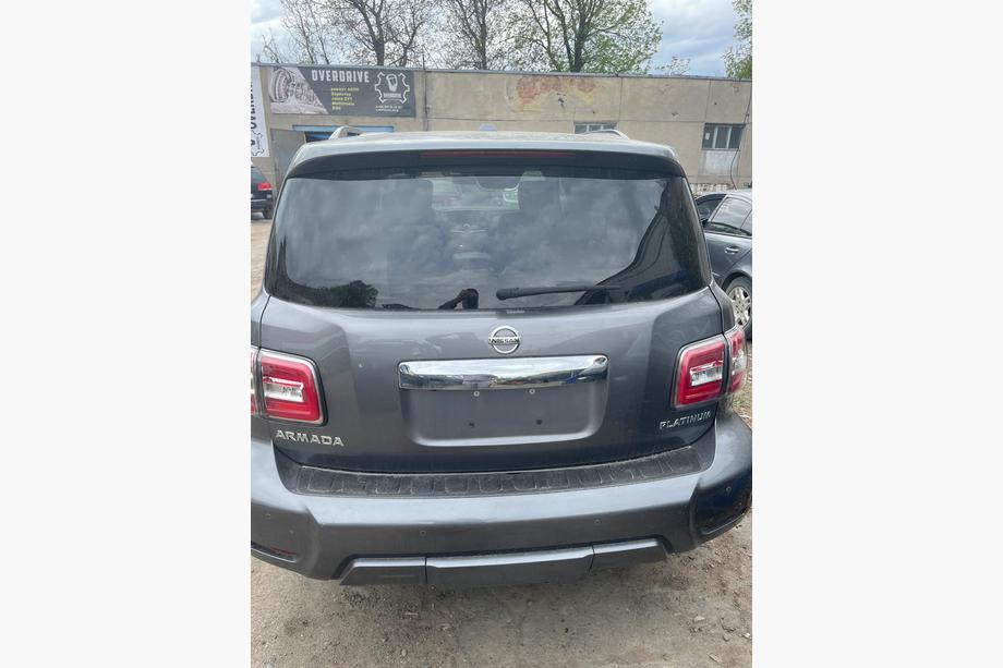 Nissan Armada 2016–2024 Zadné LED svetlá (originál, použité, rok 2019) Fotografia 5