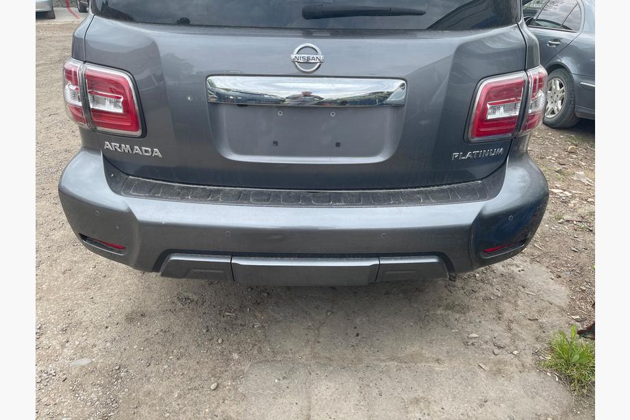 Nissan Armada 2016–2024 Veko batožinového priestoru (originál, rok 2019) Fotografia 4