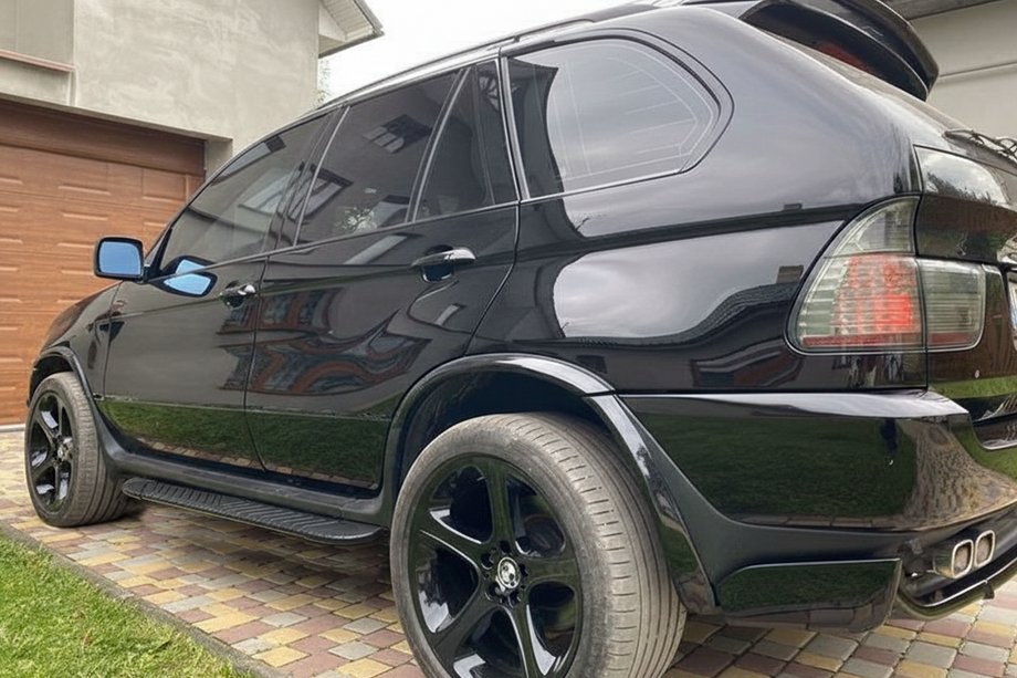 BMW X5 E53 1999–2006 Bočné nášľapy Bosphorus Black (2 ks, hliník) Image
