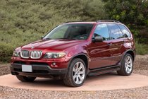 BMW X5 E53 1999–2006 Bočné nášľapy Maya Red (2 ks, hliník) fotografia 1