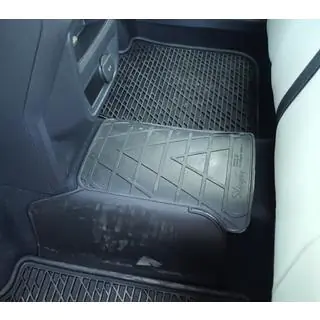 Zadný tunelový koberček (Stingray Premium)