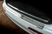 Audi Q7 2015–2026 Nerezová lišta na zadný nárazník Carmos (nerez) fotografia 1