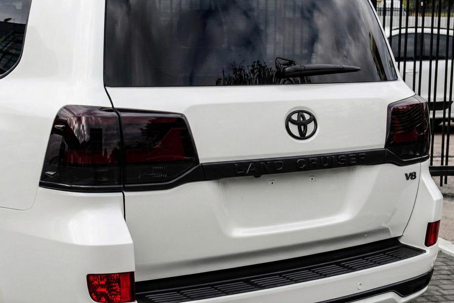 Toyota Land Cruiser 200 2007–2021 Zadné svetlá 2016-2021 (Sequential Black) Image