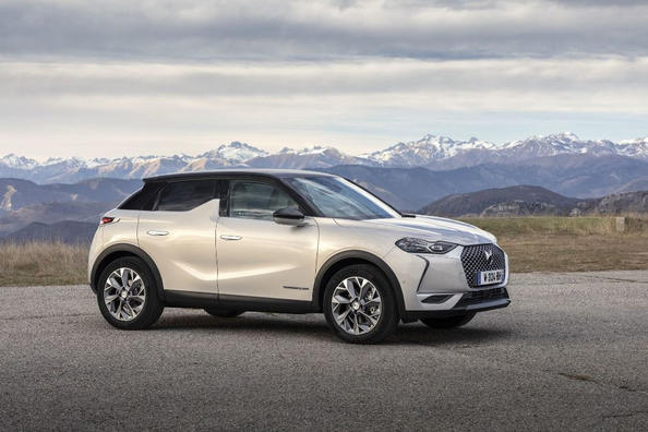 Elektrická verzia mestského crossovera DS 3 Crossback E-Tense
