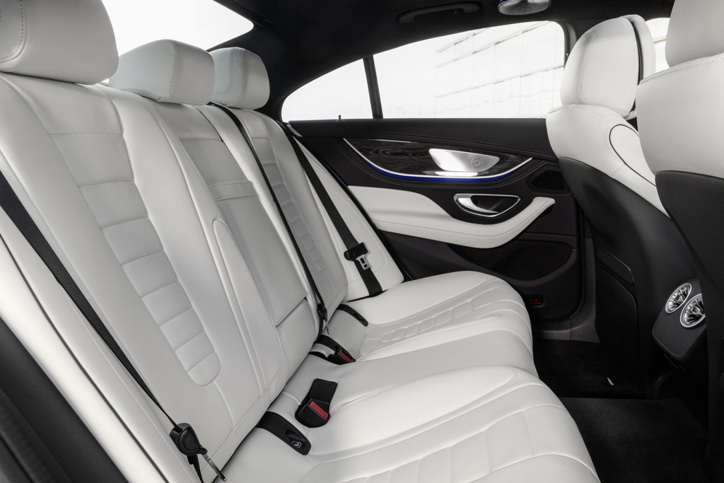 Štvorkolesový sedan typu kupé Mercedes-Benz CLS-Class