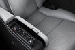 Recenzia prémiového minivanu Lexus LM fotografia 10