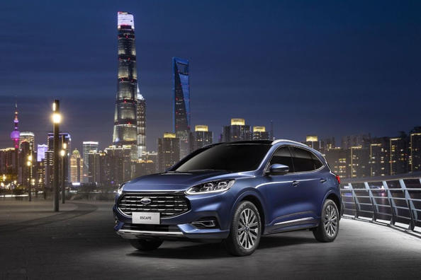 Prehľad štvrtej generácie crossoveru Ford Escape