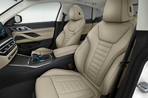 Prvá generácia elektrického liftbacku BMW i4 Fotografia 10