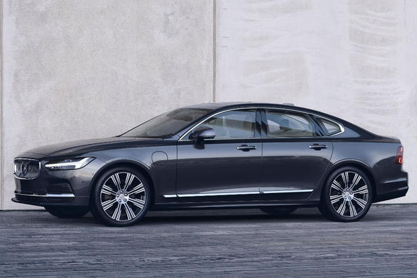 Modernizovaný sedan Volvo S90