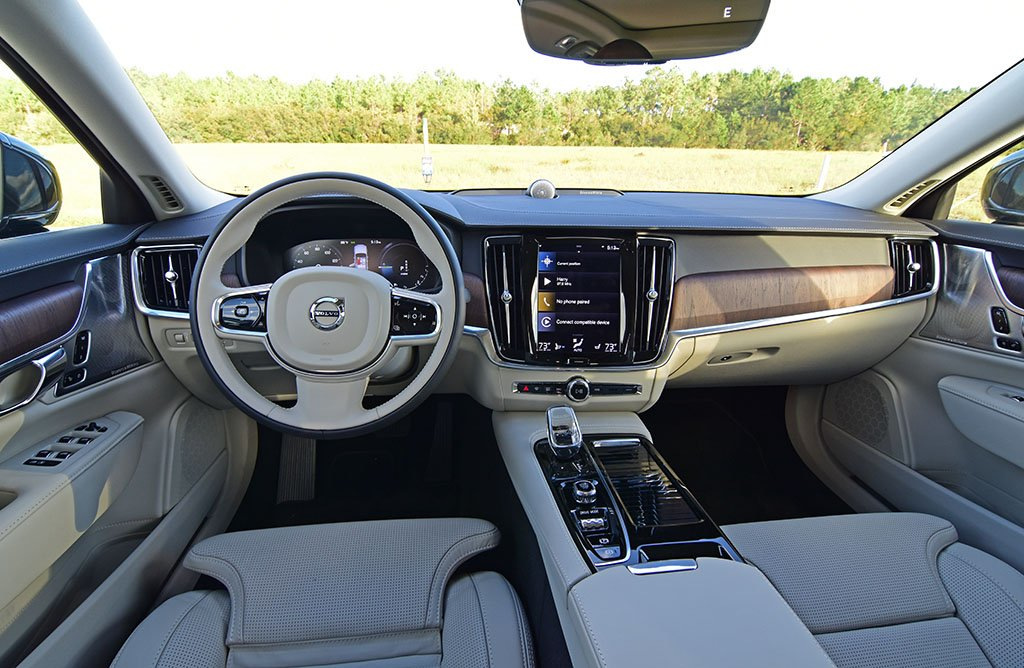 Modernizovaný sedan Volvo S90