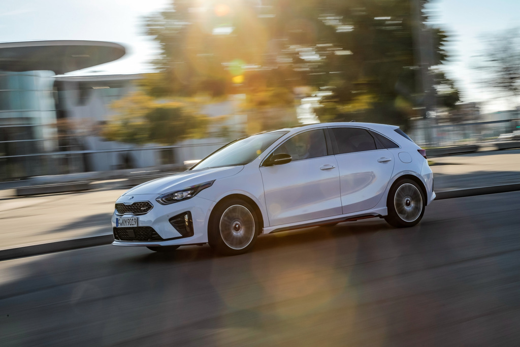 Prehľad športovej verzie hatchbacku KIA Ceed GT