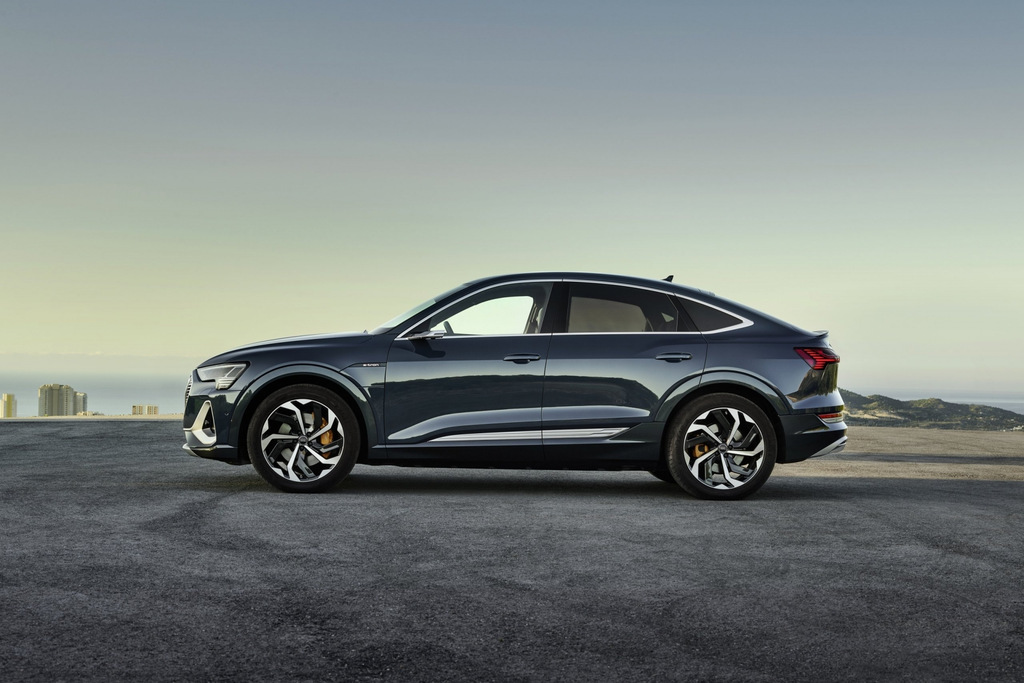 Kupéový elektrický crossover s pohonom 4×4: Audi e-tron Sportback