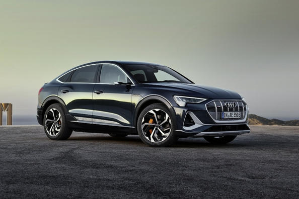 Kupéový elektrický crossover s pohonom 4×4: Audi e-tron Sportback
