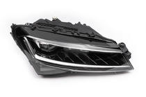 Skoda Superb 2015–2024 Predný svetlomet Matrix (pravý, originál, použitý) fotografia 2