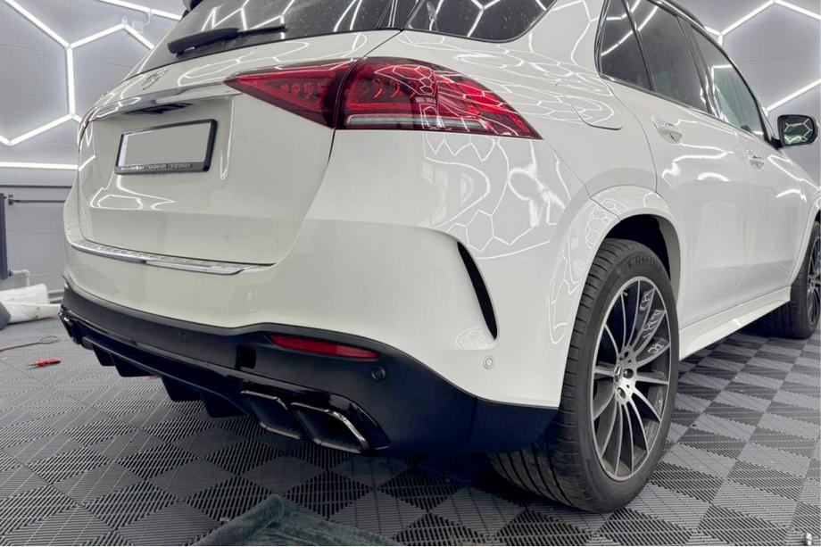 Mercedes GLE W167 2018– Zadný difúzor s koncovkami výfuku GLE63 Black (2018-2026) Image