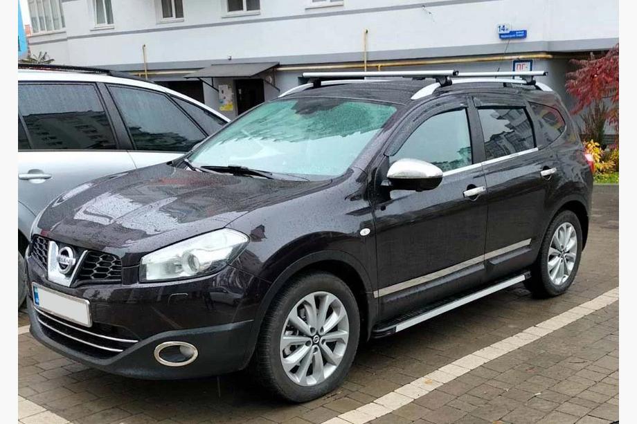 Nissan Qashqai 2007–2010 Carmos dverové lišty (4 ks, nerez) Carmos, Štandardná verzia Fotografia 4