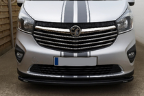 Opel Vivaro 2015–2019 Lišty na masku Carmos (nerez) fotografia 3
