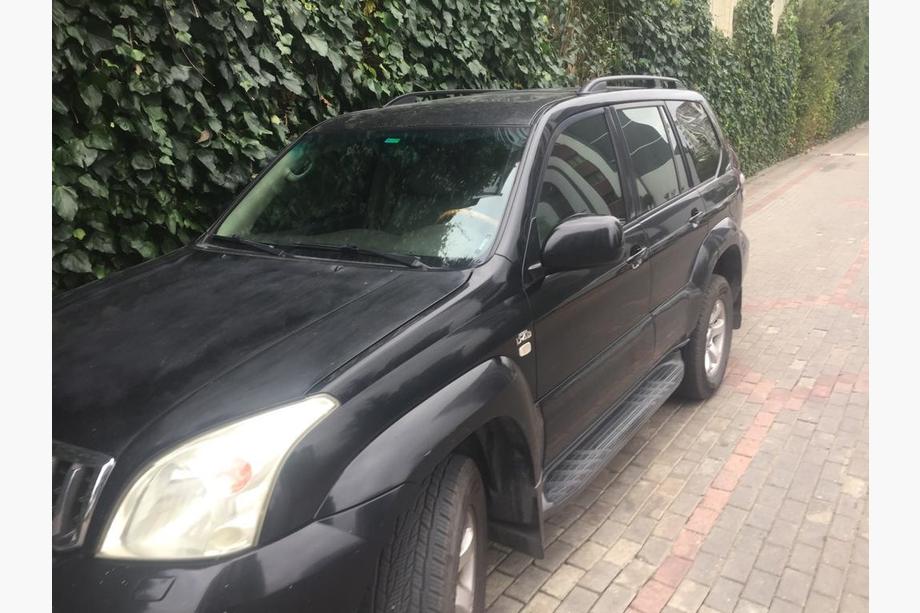 Toyota Land Cruiser Prado 120 2002–2009 Strešné lyžiny Skyport Black (2 ks) Fotografia 3