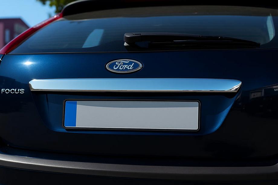 Ford Focus II 2005–2008 Nerezová lišta na veko kufra (HB) Carmos - turecká oceľ Image