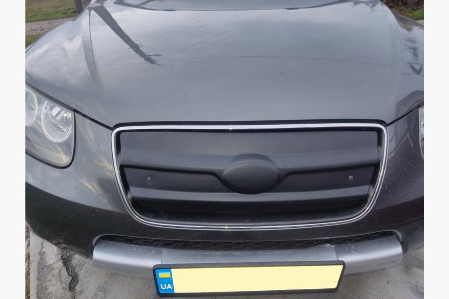 Hyundai Santa Fe 2 2006–2012 Zimná maska 2005-2010 (horná) Lesklá Fotografia 4