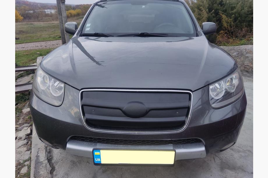 Hyundai Santa Fe 2 2006–2012 Zimná maska 2005-2010 (horná) Lesklá Fotografia 2