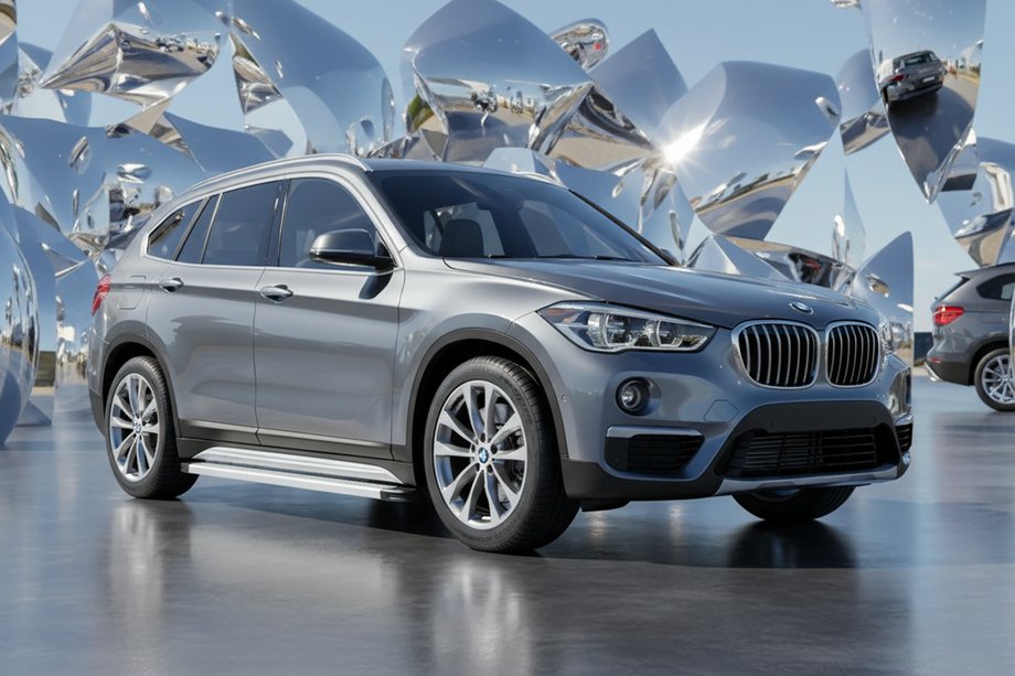 BMW X1 F48 2015–2022 Bočné nášľapy Maya V2 (2 ks, hliník) Image