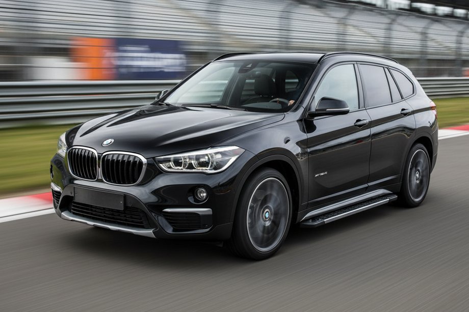 BMW X1 F48 2015–2022 Bočné nášľapy RedLine (2 ks, hliník) Image