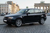 BMW X3 E83 2003–2010 Bočné nášľapy Fullmond (2 ks, hliník) fotografia 1