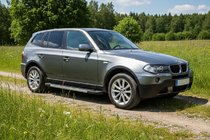 BMW X3 E83 2003–2010 Bočné nášľapy RedLine (2 ks, hliník) fotografia 1