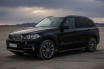 BMW X5 F15 2013–2018 Bočné nášľapy Allmond Black (2 ks, hliník) fotografia 1