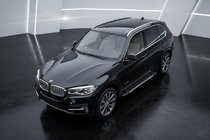 BMW X5 F15 2013–2018 Bočné nášľapy RedLine (2 ks, hliník) fotografia 1