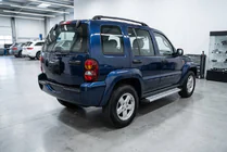 Jeep Cherokee/Liberty 2002–2007 Bočné nášľapy Maya V2 (2 ks, hliník) fotografia 1