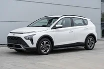 Hyundai Bayon 2021– Bočné nášľapy Bosphore Black (2 ks, hliník) fotografia 1