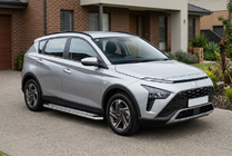Hyundai Bayon 2021– Bočné nášľapy Maydos V2 (2 ks, hliník) fotografia 1