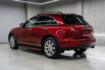 Infiniti FX 2003–2008 Bočné nášľapy Maya Red (2 ks., hliník) fotografia 1