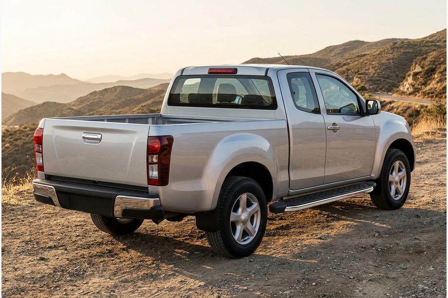 Isuzu D-Max 2011–2019 Bočné nášľapy BlackLine (2 ks, hliník) Fotografia 1