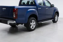 Isuzu D-Max 2011–2019 Bočné nášľapy RedLine (2 ks, hliník) fotografia 1