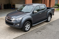 Isuzu D-Max 2011–2019 Bočné prahy Tayga Grey (2 ks, hliník) fotografia 1