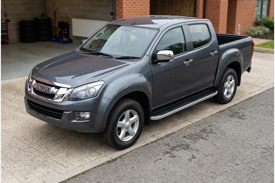 Isuzu D-Max 2011–2019 Bočné prahy Tayga Grey (2 ks, hliník) Image