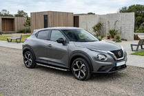 Nissan Juke 2020– Bočné nášľapy BlackLine (2 ks, hliník) fotografia 1