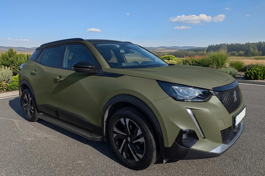 Peugeot 2008 2019– Bočné nášľapy Allmond Black (2 ks, hliník) Image