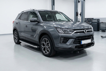 SsangYong Korando 2019– Bočné nášľapy BlackLine (2 ks, hliník) fotografia 1