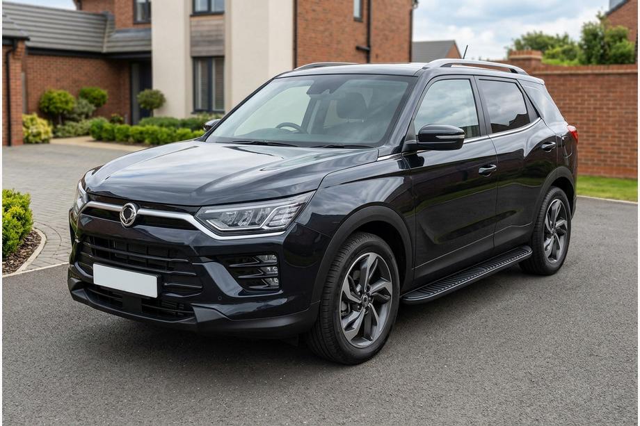 SsangYong Korando 2019– Bočné prahy Tayga Black (2 ks, hliník) Image