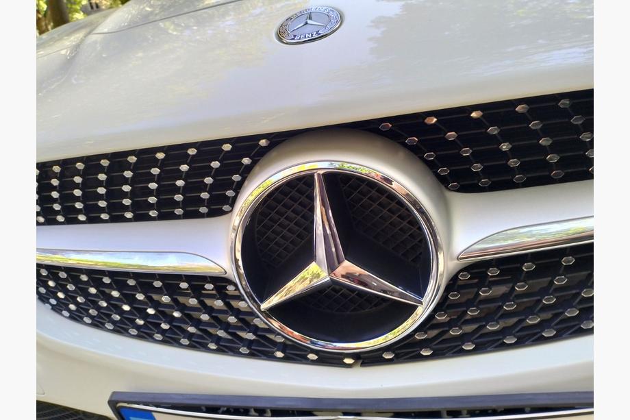 Mercedes GLA X156 2014–2019 Predný emblém (18,4 cm) Image