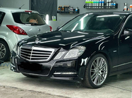 Mercedes E-class W212 2009–2016 Emblém so zameriavacím krížom (s nápisom) fotografia 2