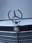 Mercedes E-trieda W124 1984–1997 Emblém "zameriavač" bez nápisu (1984-1993) fotografia 5